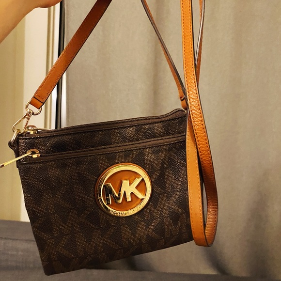 Michael Kors Handbags - Authentic Michael Kors crossbody small brown bag